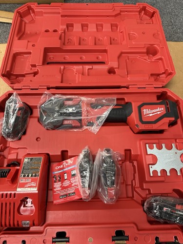 Milwaukee 2674 22c m18 - milwaukee, short